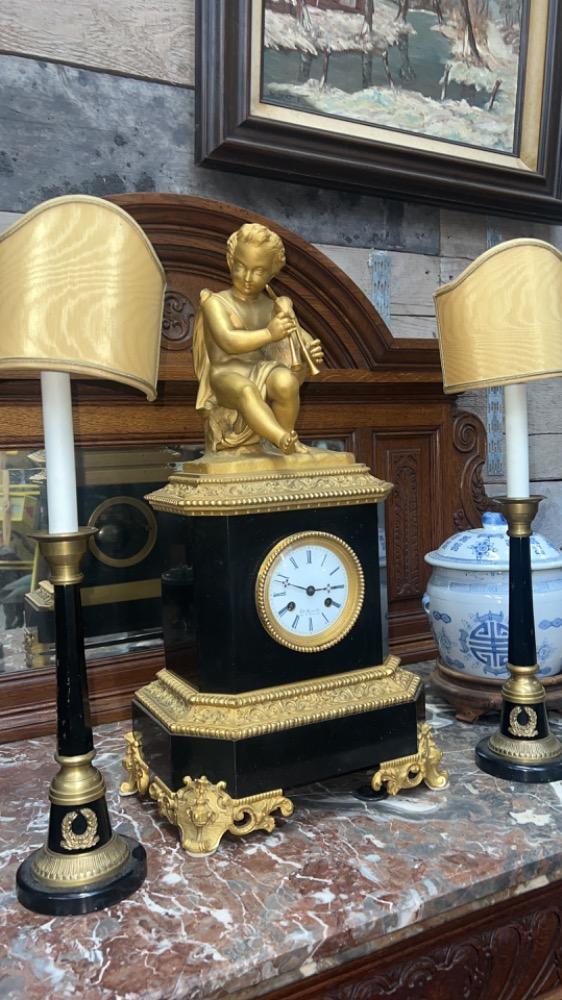 Napoleon 3 clockset with bronze putti 