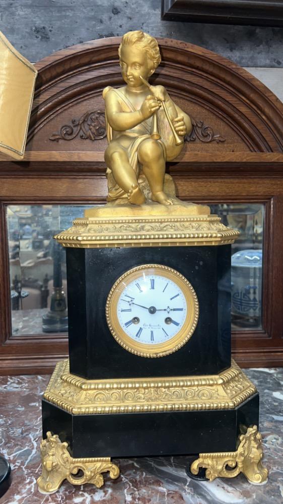Napoleon 3 clockset with bronze putti 