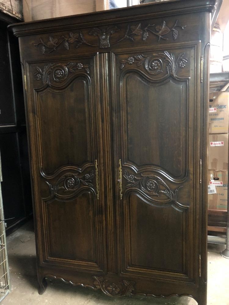 Solid massif 2 doors cabinet