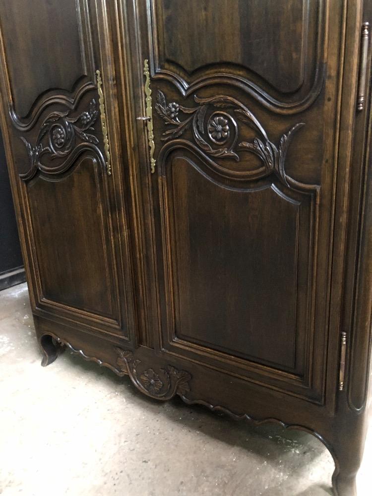 Solid massif 2 doors cabinet