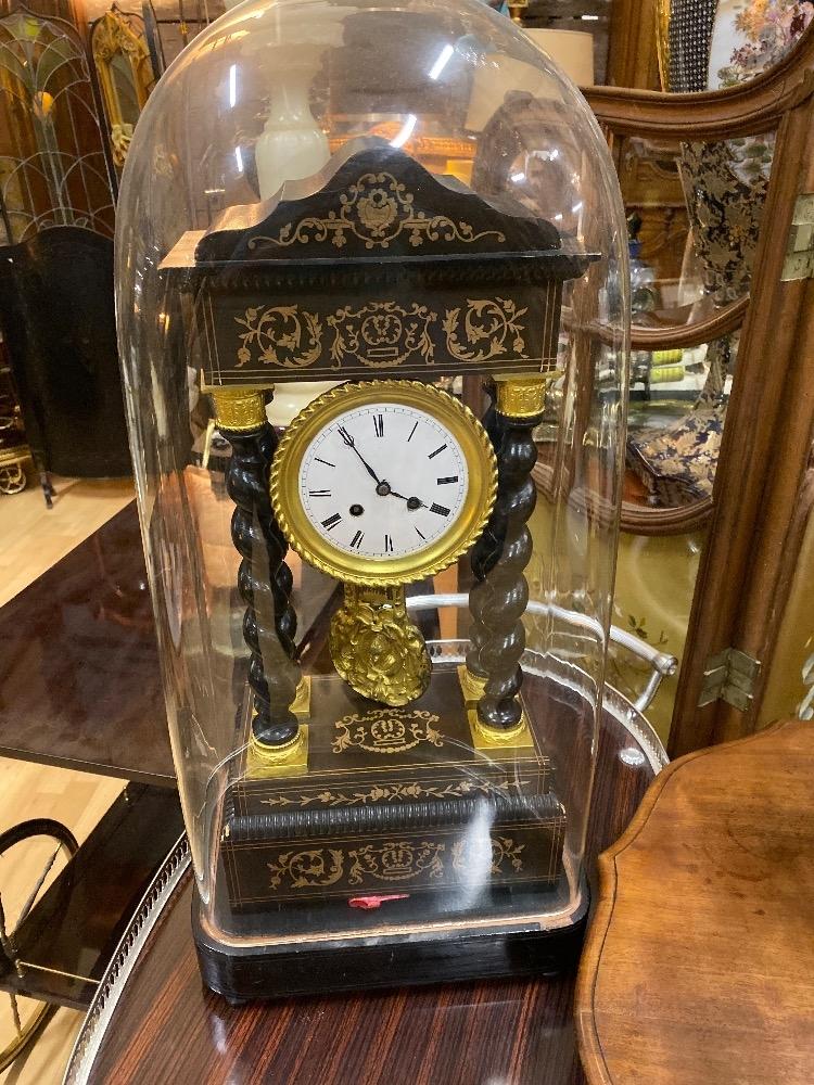 Super Napoleon III pendule under big glass dome