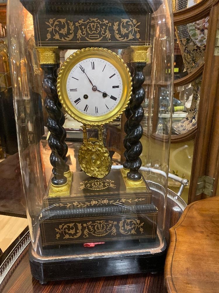 Super Napoleon III pendule under big glass dome