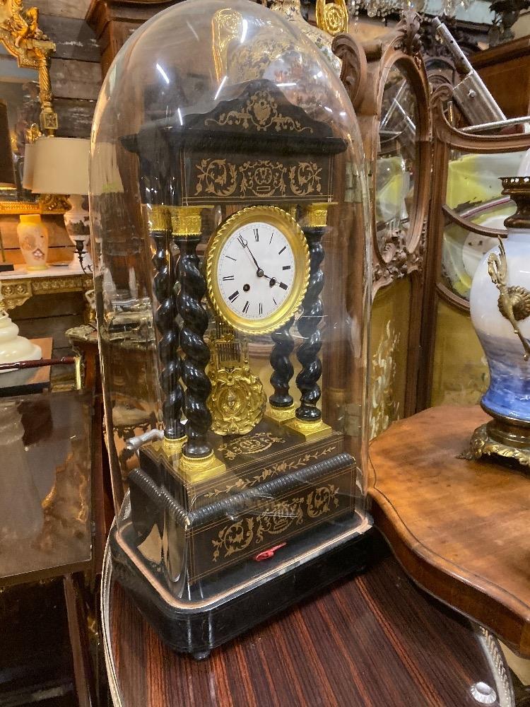 Super Napoleon III pendule under big glass dome